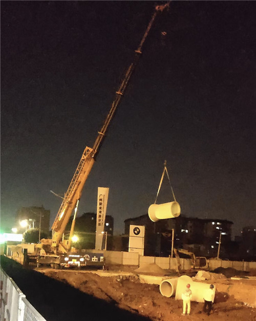 东山县“弯臂矫正”—— 吊车的 “形变补偿” 技术